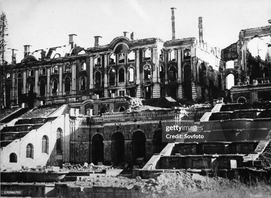 Peterhof palace (petrovorets), leningrad region, ussr, destroyed by the retreating german army, world war 2.