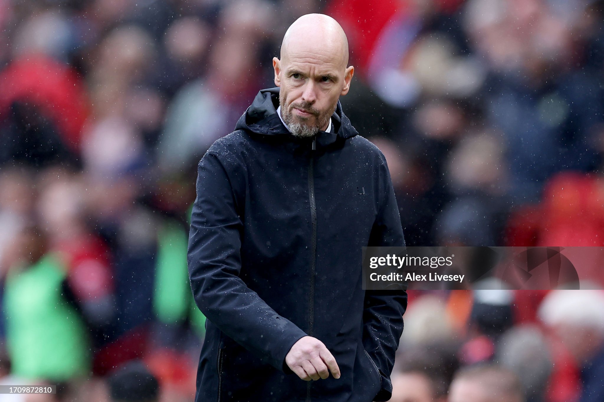 Frustrated Ten Hag searches for words after new blow from Manchester United