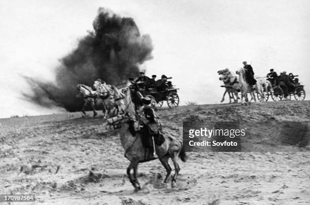 Red army cavalry with machine-gun carriages on the attack, may 1942.
