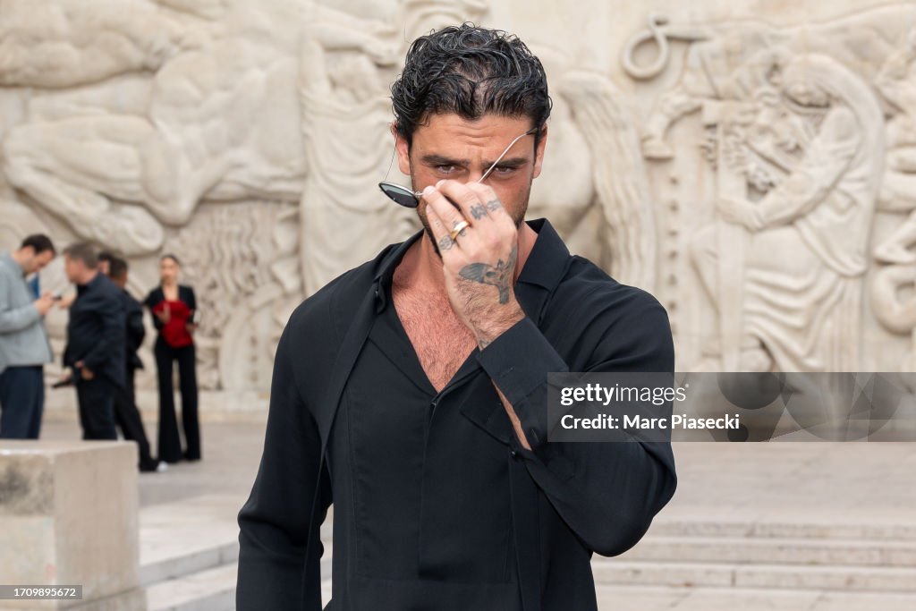 Elie Saab : Photocall - Paris Fashion Week - Womenswear Spring/Summer 2024