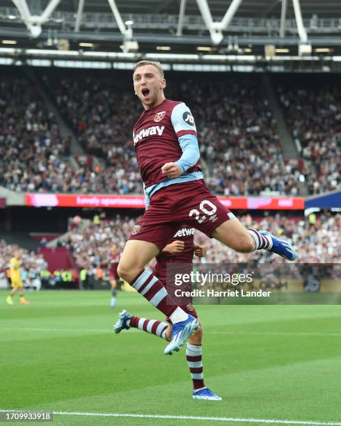 Jarrod Bowen of West Ham United celebrates after scoring his team's... News Photo - Getty Images
