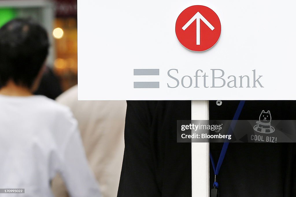 Shareholders Arrive For Softbank AGM