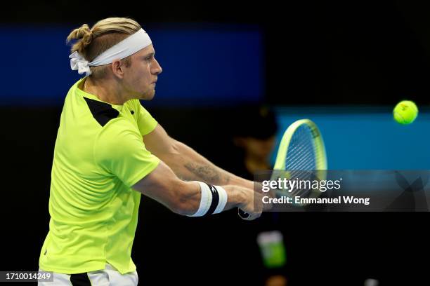 Alejandro Davidovich Fokina of Spain returns a shot during the Men's Singles Round of 16 match against Alexander Zverev of Germany on day 5 of the...