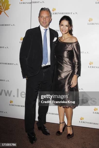 Schauspielerin Mariella Ahrens Und Ihr Ehemann Patrick Graf Von Faber Castell Beim Charity Dinner Zu Gunsten Lebensherbst E. V. Im "Uma" Restaurant...