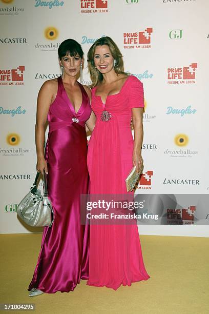 Vl Judy Weiss; Und Moderatorin Bettina Cramer Beim "Dkms Life Dreamball2008" Im Martin Gropius Bau In Berlin