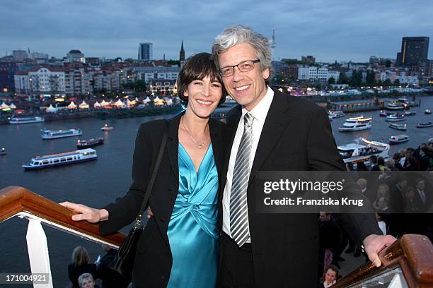 Sandra Maahn Und Dr. Christoph Goetz Bei Der Taufe Der "Mein Schiff" Im Hamburger Hafen In Hamburg