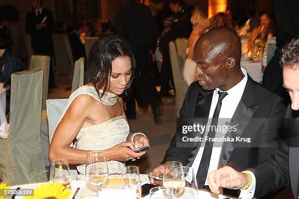 Barbara Becker Und Sänger Seal Beim "Dreamball - Träume Machen Mut" Gala Zugunsten Dkms Life Im Schlüterhof Im Deutschen Historischen Museum In...