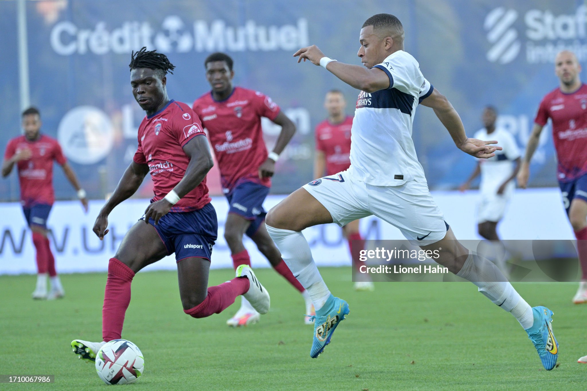 Heroic bottom-dweller causes costly misstep for Paris Saint-Germain