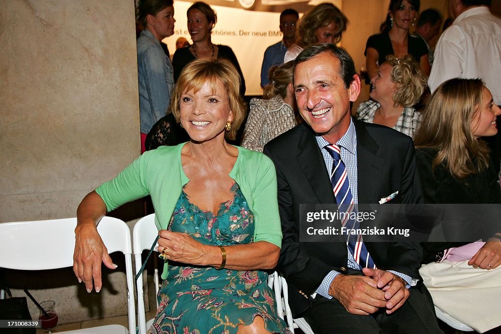 Uschi Glas Und Dieter Hermann Bei Der Gabriele Blachnik Modenschau Der Herbst W