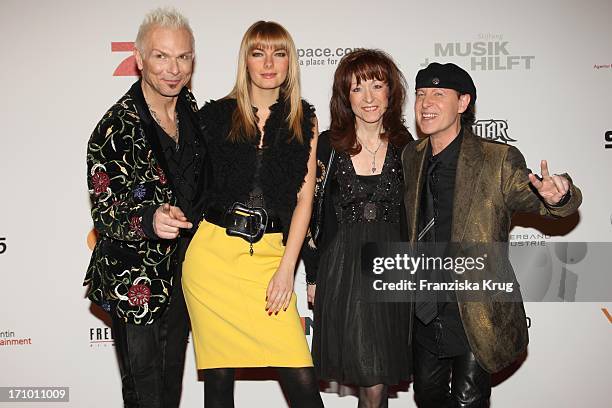 Rudolf Schenker Mit Freundin Tatyana Und Klaus Meine Mit Ehefrau Gabi Beim Charity Dinner Der Stiftung "Musik Hilft" Im Humbold Umspannwerk In Berlin