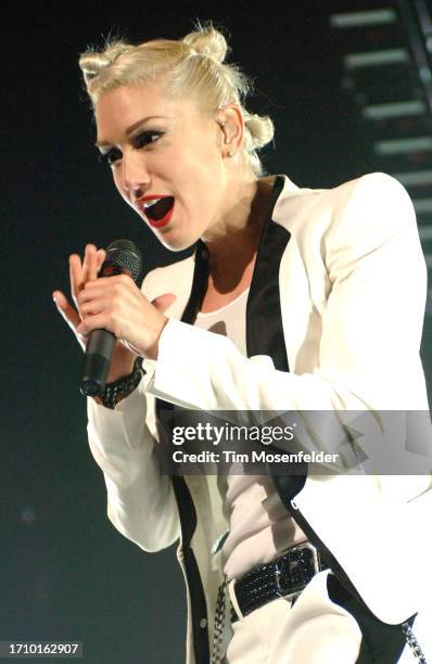 Gwen Stefani of No Doubt performs at Save Mart Center on May 19, 2009 in Fresno, California.