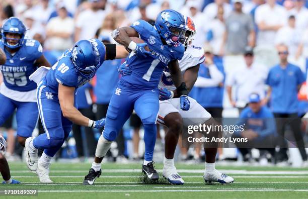 Ray Davis the Kentucky Wildcats runs with the ball against the Florida Gators at Kroger Field on September 30, 2023 in Lexington, Kentucky.