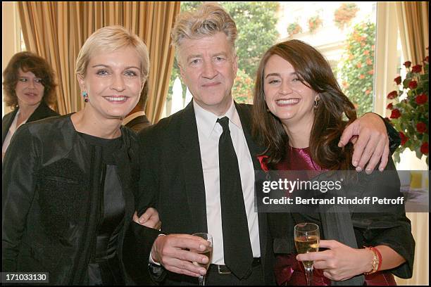 Melita Toscan Du Plantier, David Lynch and his wife Emily Stoffle - Lunch organized by Cartier in honor of David Lynch at the Bristol hotel in Paris.