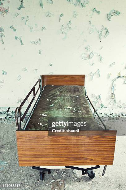 hospital bed - separate beds stock pictures, royalty-free photos & images