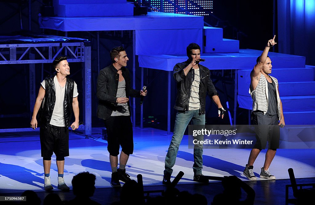 Big Time Rush, Victoria Justice, Jackson Guthy and Olivia Somerlyn Perform At The Gibson Amphitheatre