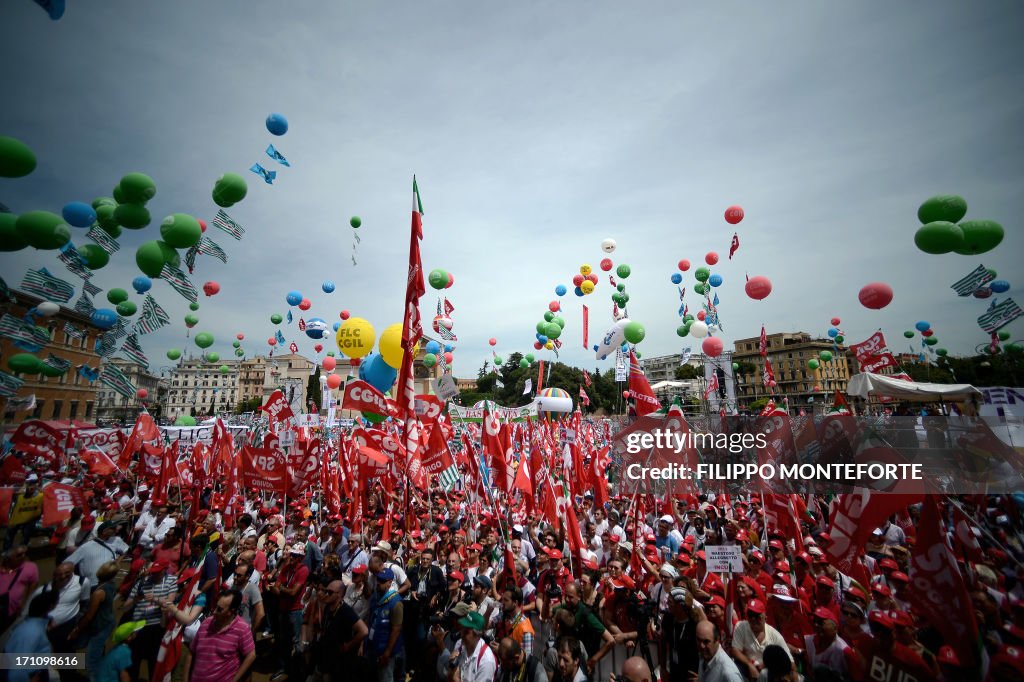 TOPSHOT-ITALY-TRADE UNIONS-DEMO