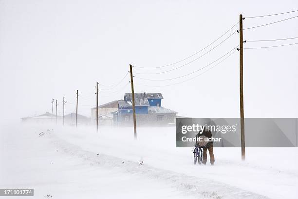 the road to home - kars stock pictures, royalty-free photos & images