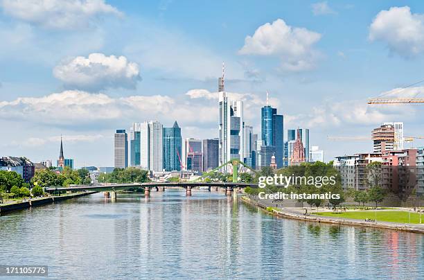 springtime skyline of frankfurt am main - frankfurt am main stockfoto's en -beelden