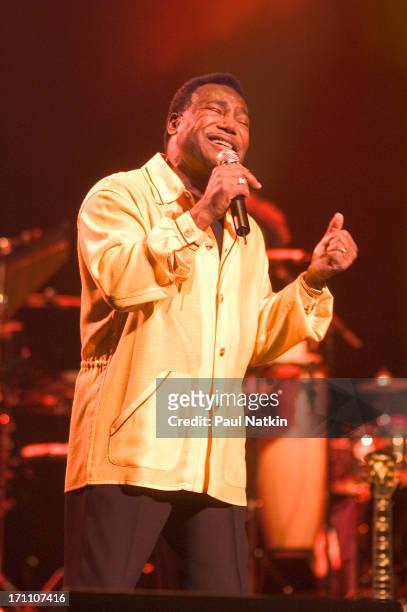 American jazz and R&B musician George Benson performs with his band on stage at the Oriental Theater, Chicago, Illinois, May 1, 2004.