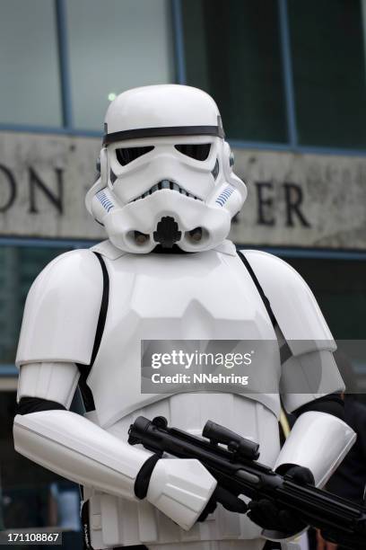 star wars storm trooper - stormtrooper costume stock pictures, royalty-free photos & images