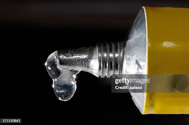 glue drops - lim bildbanksfoton och bilder