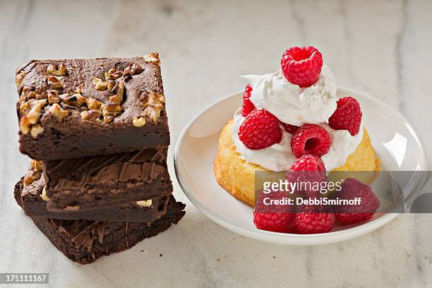 brownies and raspberry desserts - strawberry shortcake stock pictures, royalty-free photos & images
