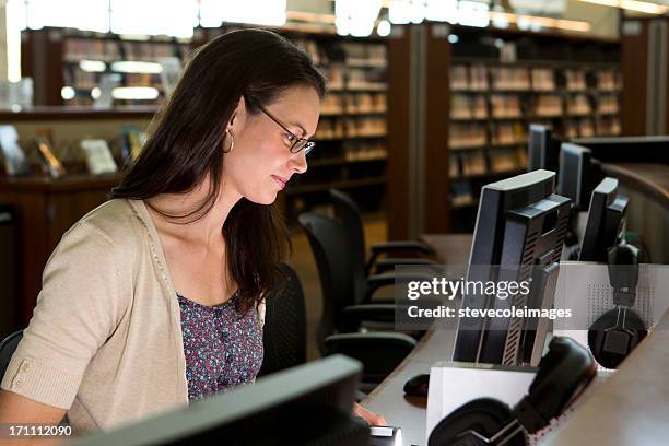 Front Computer Student College Student In Front Of A Computer Photos and Premium High Res ...