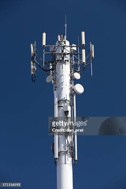 telefono cellulare torre - antenna foto e immagini stock