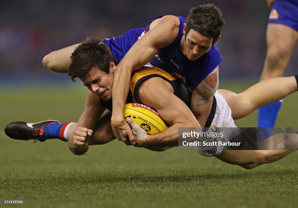 AFL Rd 13 - Western Bulldogs v Richmond