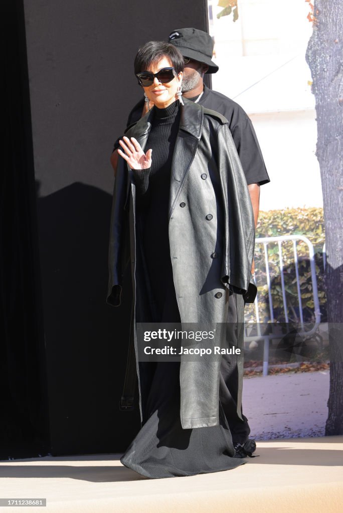 Balenciaga : Outside Arrivals - Paris Fashion Week - Womenswear Spring/Summer 2024