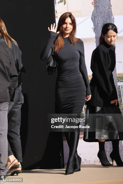 Emily Ratajkowski attends the Balenciaga Womenswear Spring/Summer 2024 show as part of Paris Fashion Week on October 01, 2023 in Paris, France.