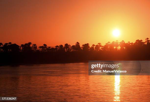 sunset over the nile xxl - nile river stock pictures, royalty-free photos & images