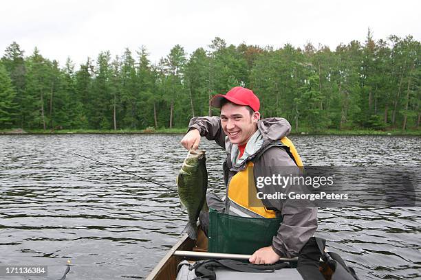 großen bass - bass fishing stock-fotos und bilder