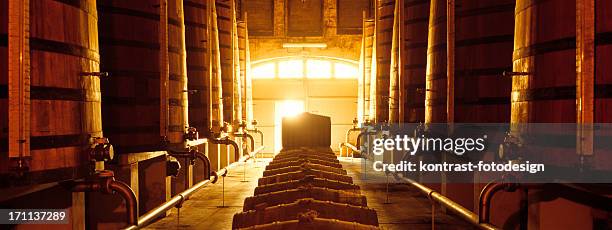 winecellar - cognac stockfoto's en -beelden