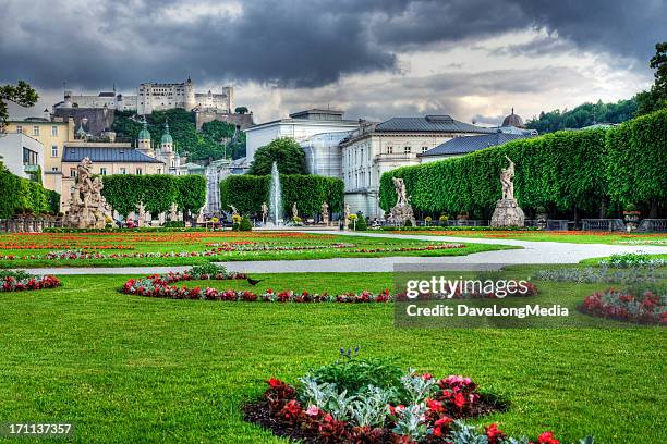 mirabell gardens in salzburg - salzburg 個照片及圖片檔