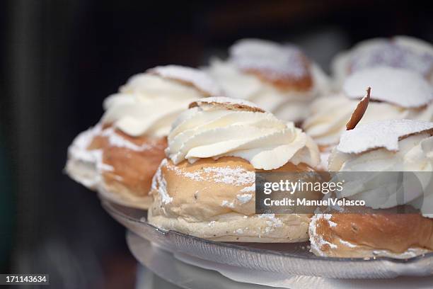 semla - sweet bun stockfoto's en -beelden