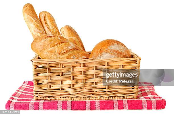 pan en una cesta de mimbre - mimbre fotografías e imágenes de stock