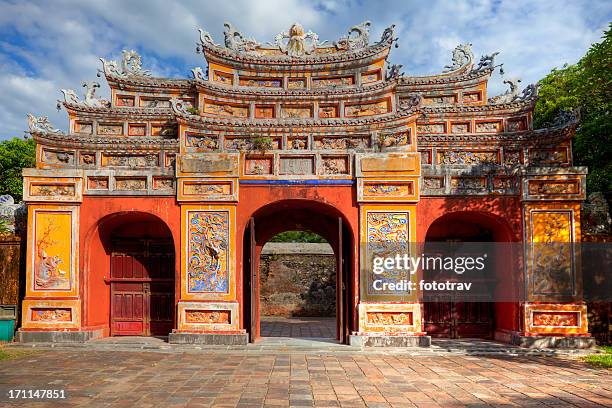 building in the imperial city of hue, vietnam - imperial city stock pictures, royalty-free photos & images