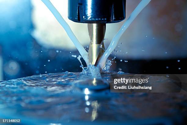 fresadora - industria metálica fotografías e imágenes de stock