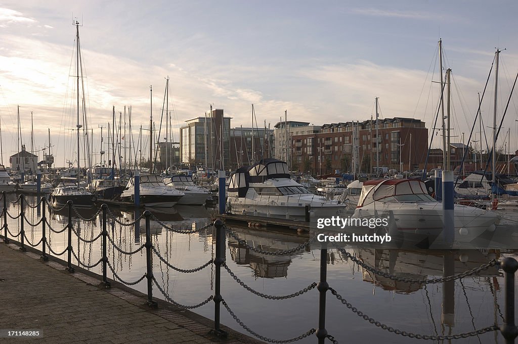 Hull Marina