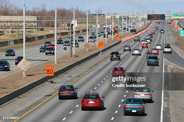 everyday highway traffic - speed limit sign stock pictures, royalty-free photos & images