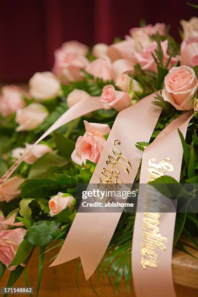 funeral - funeral flowers stockfoto's en -beelden