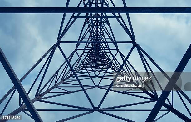 communications tower - mast stockfoto's en -beelden