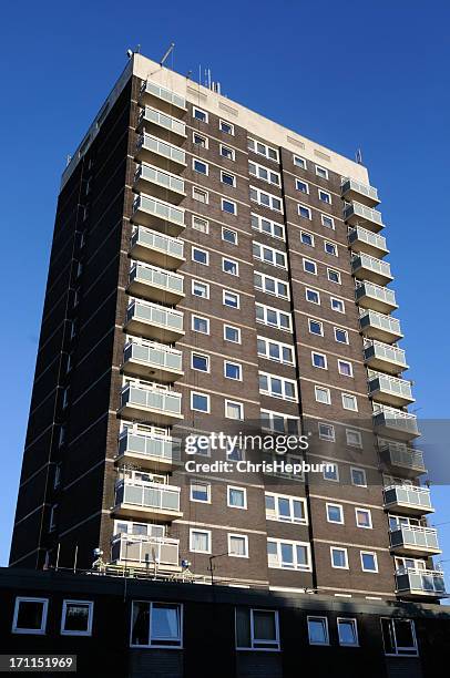 council flats, uk - council estate uk stock pictures, royalty-free photos & images