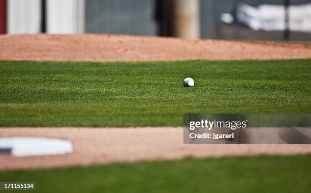 baseball diamond - baseball outfield stock pictures, royalty-free photos & images