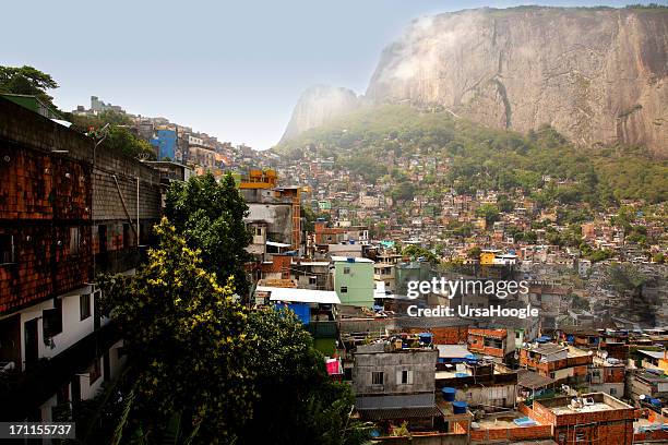 rocinha favelas - favela stock-fotos und bilder