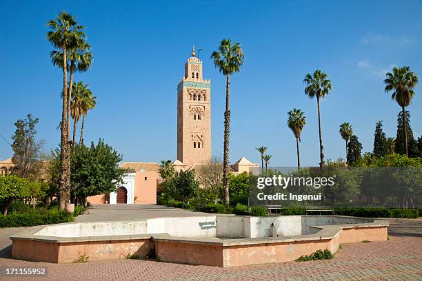 koutoubia mosque - koutoubia mosque stock pictures, royalty-free photos & images