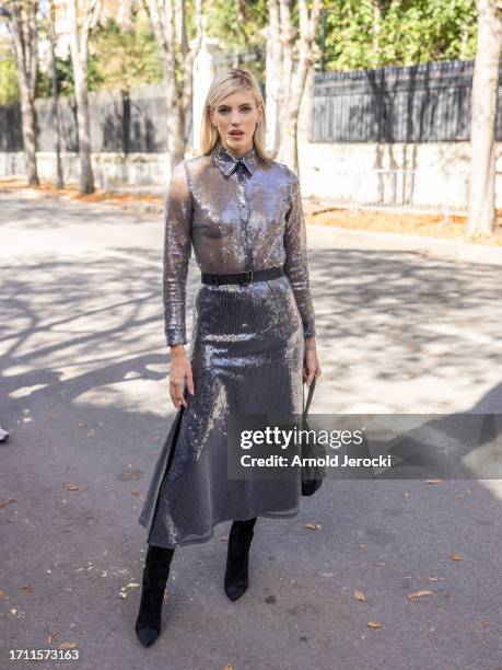 Devon Windsor attends the Akris Womenswear Spring/Summer 2024 show as part of Paris Fashion Week on October 01, 2023 in Paris, France.
