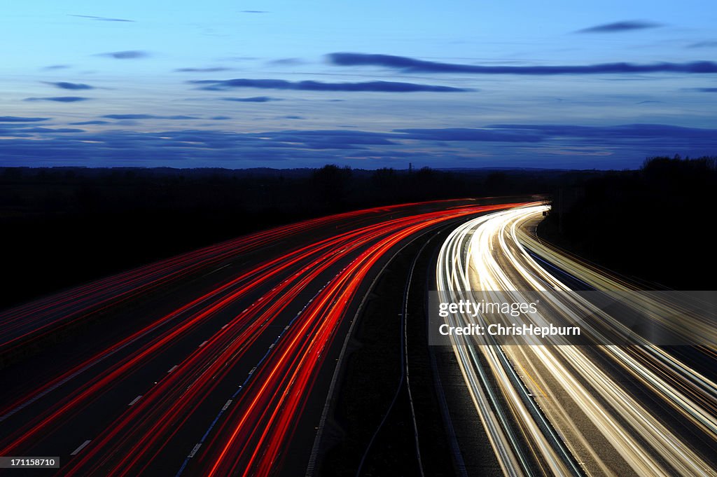 La autopista atardecer