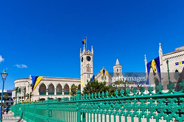 parlamentsgebäude in bridgetown, barbados - barbados stock-fotos und bilder